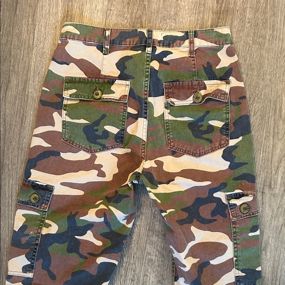 Urban Outfitters Camo Pants - Picture 8 of 9